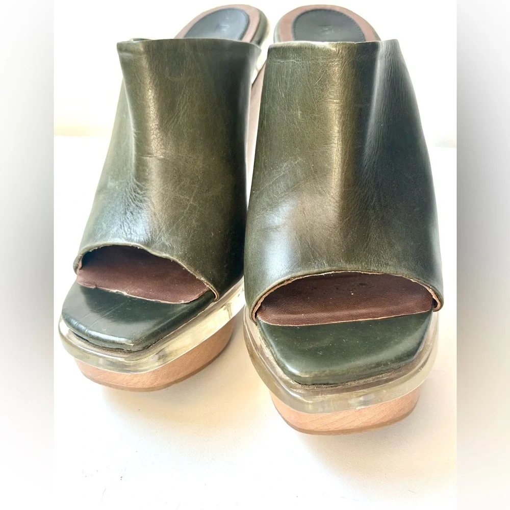 Marni Olive Green Leather with Clear plastic & Wood Platform, size 39, US 8